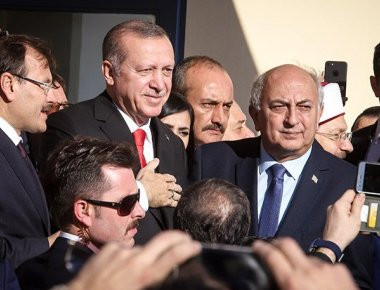 Βίντεο: Μίνι διπλωματικό επεισόδιο Ερντογάν-Αμανατίδη- Πώς πέρασε το δικό του ο Ερντογάν στην Κομοτηνή